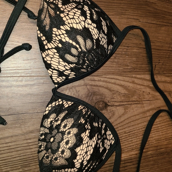 Venus Bardeux lace overlay string bikini - Picture 2 of 6